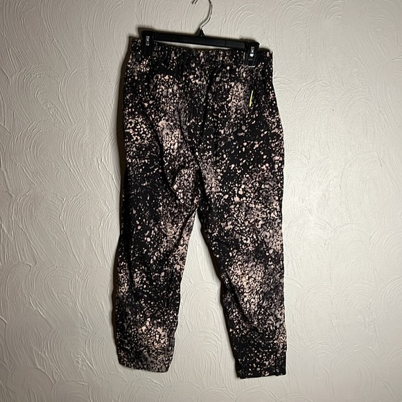 578. Lululemon Revera Jogger Print *lab size M planet surface black granite - Picture 7 of 10